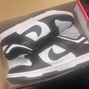 Nike Classic Black and White Low-Tops